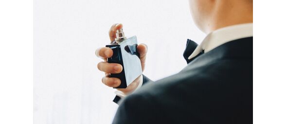Dermatoloog waarschuwt voor parfum lifehack met vaseline: doe het niet!