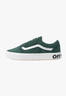 vans leer