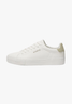 Witte sneakers trends 2019 1