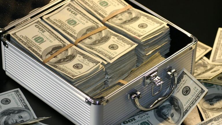 Hoeveel moet je per jaar sparen om in 10 jaar miljonair te worden?